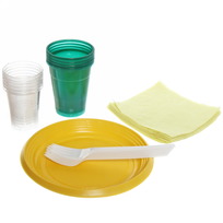 Набор одноразовой посуды Турист на 6 персон (тарелка 17см, стакан 0,2л., стакан 0,1л., вилка, салф