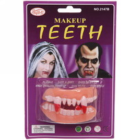 Зубы карнавальные Челюсти 11*16 см